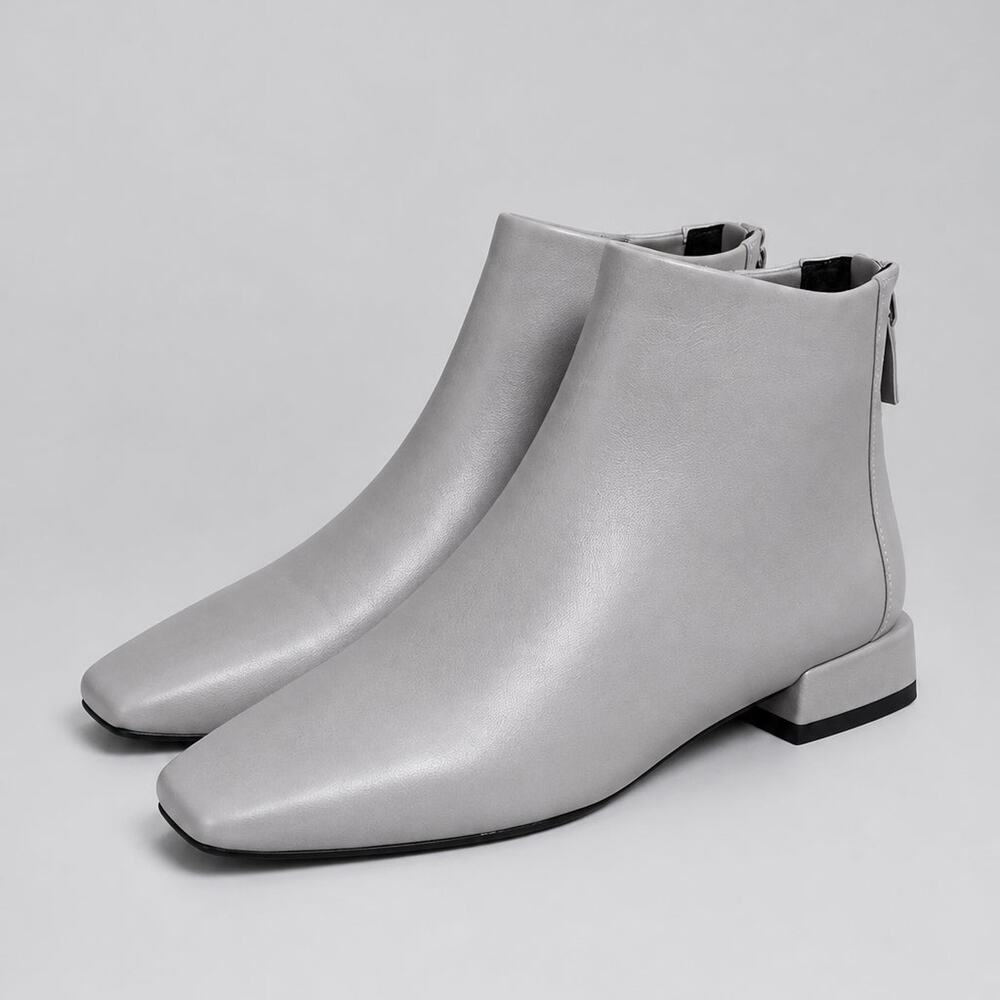 Van Eli taupe bootie, size 8, BRAND NEW!